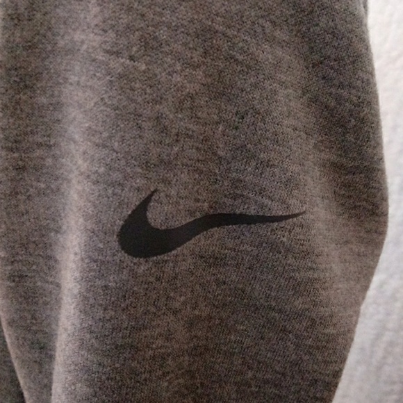 Nike ladies Sweatshirt - Picture 6 of 6